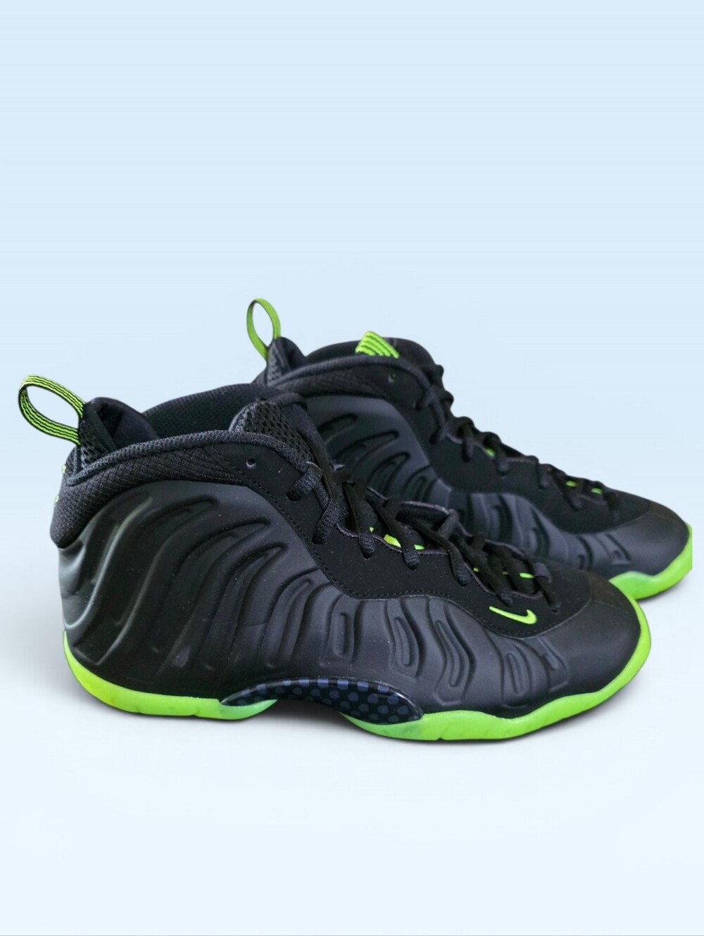 Nike Sneakers. Little Posite Black Neon Green Sneakers Basketball. Size 6 Youth.